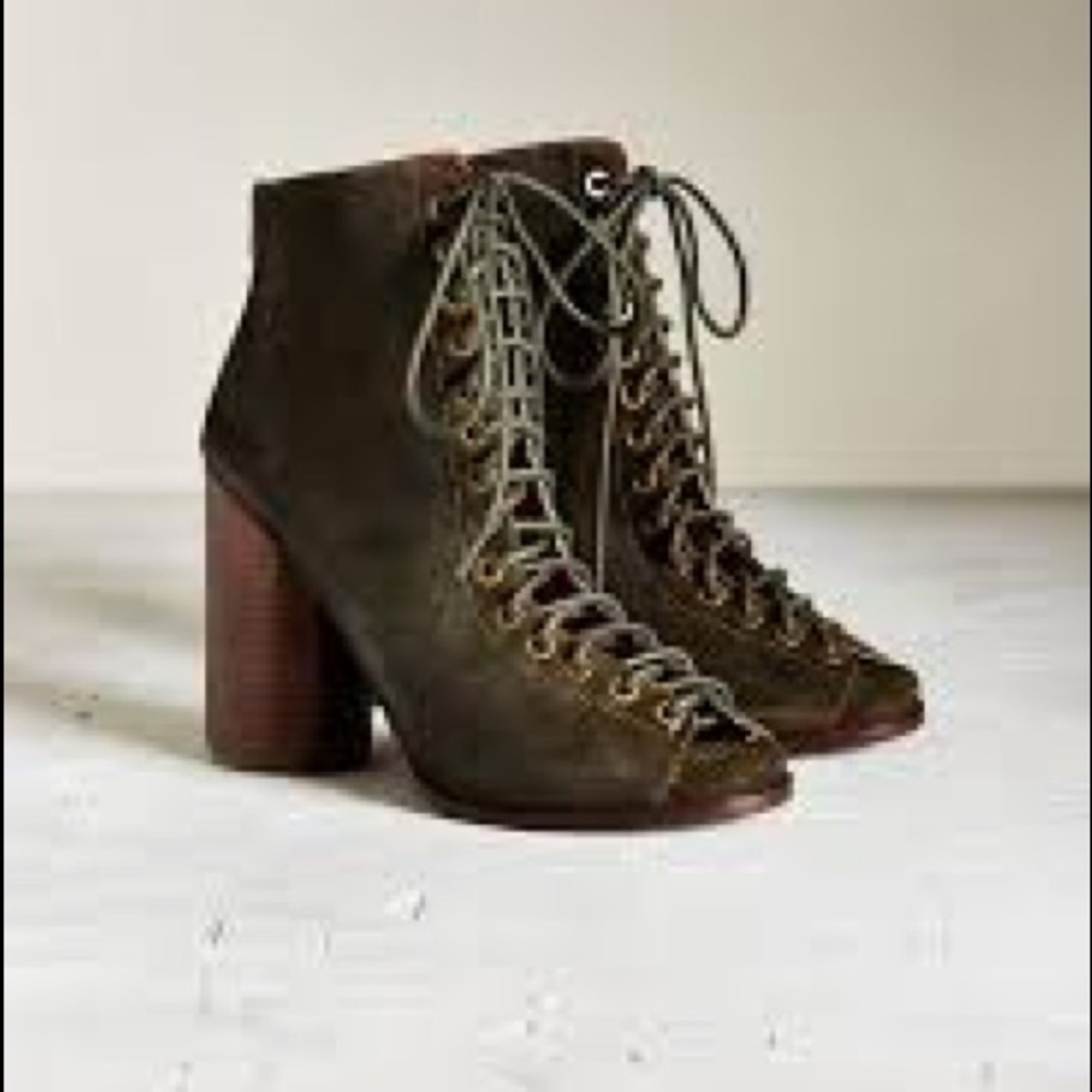 Jeffrey Campbell olive leather lace up Freelove chunky heel booties #freepeople